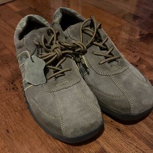 Borelli Cruz Mens Shoes - new without tags. Never worn. Size 13